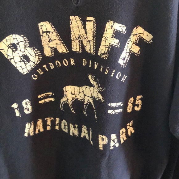 navy blue crew neck with banff design - Picture 2 of 3